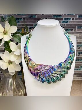 Stunning peacock rainbow statement necklace